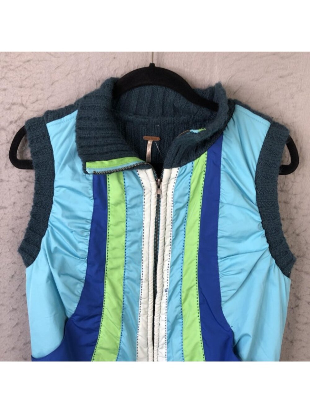 Free People Vest Womens M Blue Knit Back Puffer Stripe Colorblock Gorpcore - Picture 16 of 16